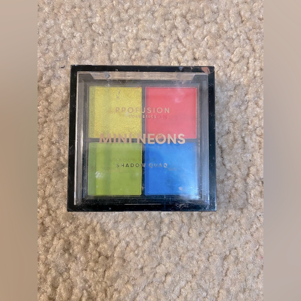🍁3/$15 Profusion Mini Neons Eyeshadow Quad